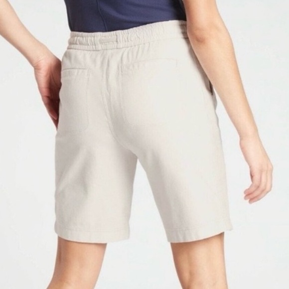 Athleta Ivory Elastic Waist Stretchy Beachy Farallon Bermuda Shorts Size 0 - Picture 3 of 15